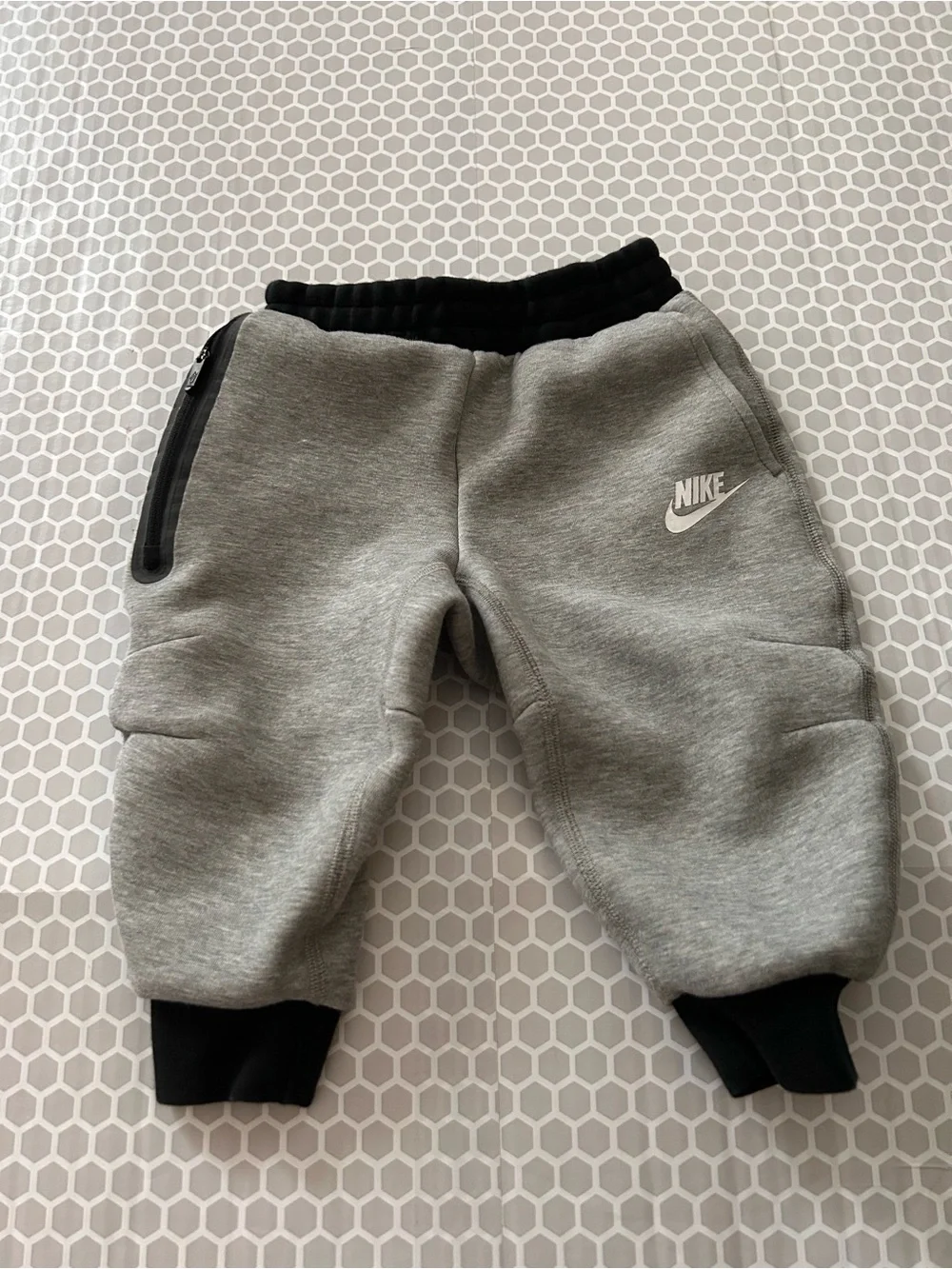 Nike Kids Gray and Black Fleece Joggers Size 2T
